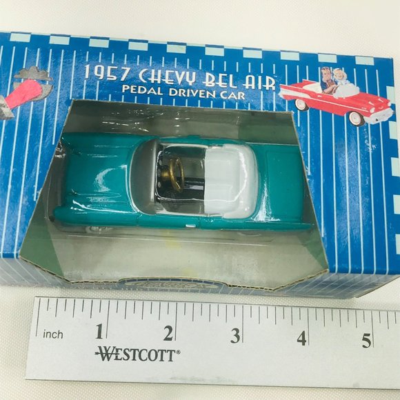 Gearbox 1997 Vintage 1957 Chevy Bel Air Convertible Serial #05370 Pedal Car New - Picture 9 of 10